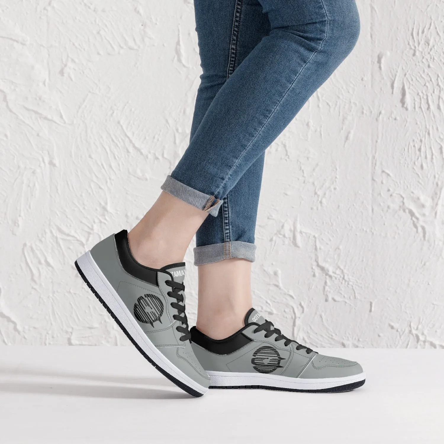 Low-Top Leather Sneakers - Grey/Black