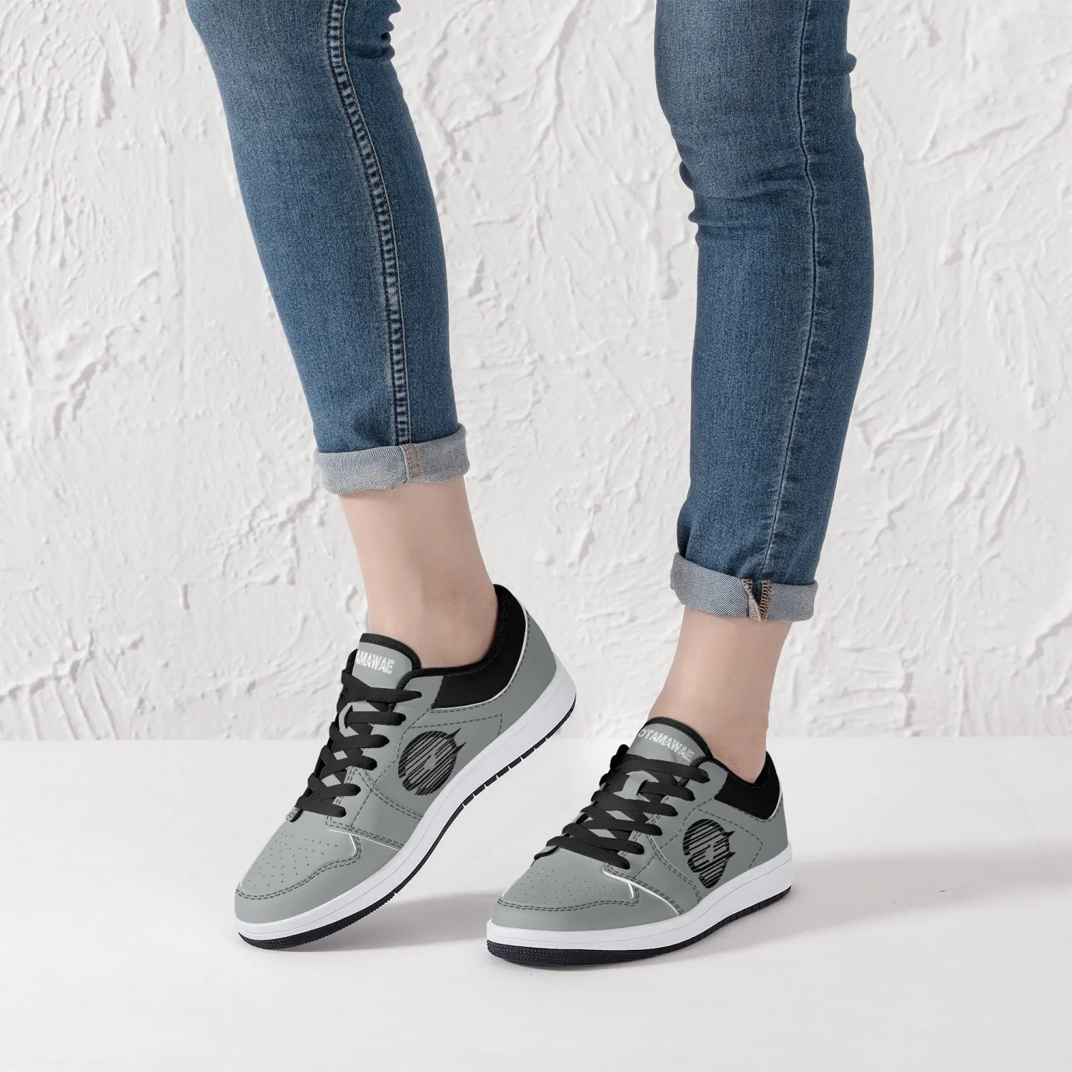 Low-Top Leather Sneakers - Grey/Black